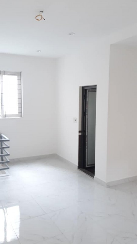 Bán gấp nhà, mặt phố, Đống Đa, 31m2 tầng giá chỉ 2.15 tỷ