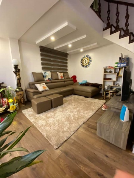 Bán nhà siêu đẹp Trần Quốc Vượng Cầu Giấy 42m2 4 tầng MT 3,5m gía 3.6 tỷ