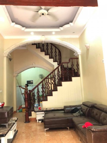 Bán Nhà Vương Thừa Vũ 40m2, Ô Tô Đỗ Cừa, Gần Phố, MT 4m, Thoáng Trước Sau 5.8 Tỷ