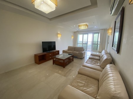 Bán căn hộ cao cấp ciputra, diện tích 145m2, 3 PN , dủ đồ đẹp , hướng Tây Nam - Giá chỉ 5.8 tỷ