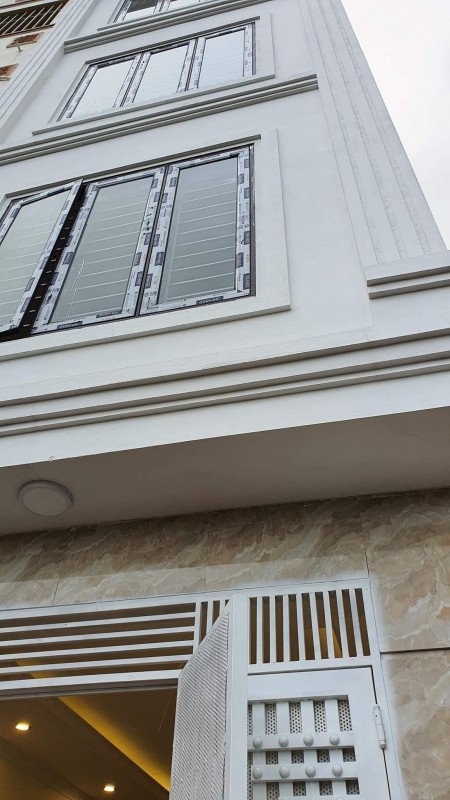Cần bán nhà Bùi Xương Trạch, 5 tầng 42m2, mặt tiền 4m giá chỉ nhỉnh 3 tỷ