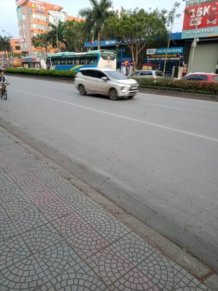 Cửa hàng mặt phố, ĐƯỜNG LỚN đẹp nhất phố Nguyễn Văn Cừ, trung tâm Quận LONG BIÊN đang cho thuê 40tr/tháng