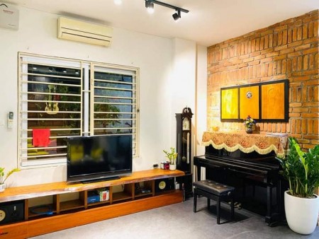 Nhà đẹp đường Nguyễn Khang - Cầu Giấy 50m2 x5T,MT 5m, chỉ 6 tỷ, ô tô vào tận nơi kinh doanh đỉnh