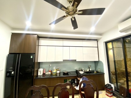 Nhà hiếm, Phố Nguyễn Sơn, ngõ rộng, ô tô đỗ cửa, 50m2, 4.8tỷ