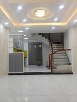 Nhà ở ngay đường Trường Sa, phường 15, Bình Thạnh, 4 tầng 65m2, giá 4.7 tỷ