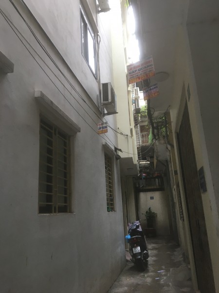 Bán nhà ngõ đường Giáp bát, gần chợ 47m2 4.5 tỷ