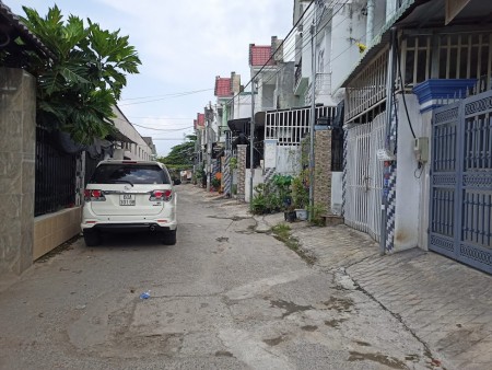 Nhà 1 trệt 1 lầu Bửu Hòa, gần chợ Đồn, UB phường Bửu hòa.SHR, đường 2 xe hơi tránh nhau