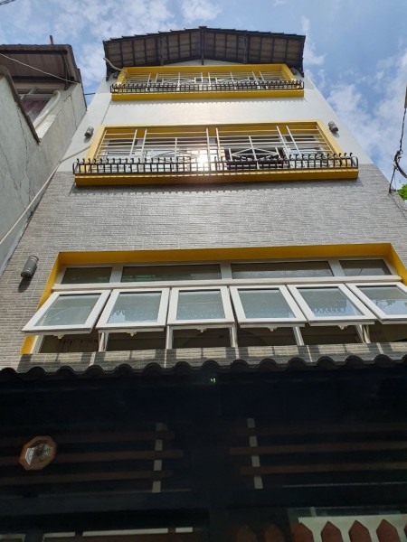 Nhỉnh 5tỷ có Nhà HXH 4.5x9x5Tầng cực đẹp, ở ngay Lạc Long Quân, p.9, Tân Bình. Bán gấp.