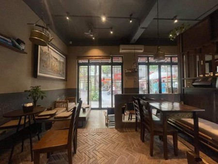 SIÊU MẶT PHỐ CẦU GIẤY. LÔ GÓC 3 THOÁNG. VỈA HÈ 5M.mặt tiền: 11m.KD Café vô địch.15.5 Tỷ