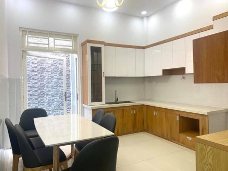 Bán gấp nhà Riêng đường Yên Thế-Lam Sơn, gần khu Sân bay, giá chỉ 9 tỷ hơn, LH0904358019