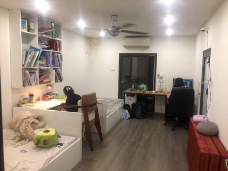 Chính chủ cho thuê nhà tập thể Vĩnh Hồ, tầng ba, DT 60m2 Giá 7tr/th LH 0904804937