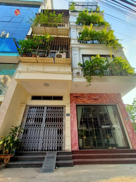BÁN GẤP Nhà phố Chùa Bộc Oto đỗ cửa Giá 4,45 Tỷ 4 tầng ở ngay Kinh doanh VP Gần Vincom