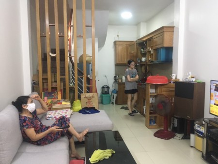 Chỉ 2.35 tỷ, có nhà xinh xẻo 4 tầng, ô tô vào tận nhà, Phố Ngọc Thụy- Long Biên- Hà Nội