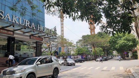 Bán tòa nhà phố phường Dịch Vọng Hậu. Vỉa hè 5m, ô tô, KD. 220m2 8T thang máy, MT11m, 55 tỷ