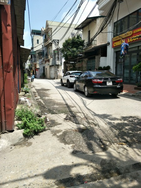 Bán đất tại đường Ngô Gia Tự 80m2 x 4m MT, giá 5 tỷ, lô góc, Ô tô tránh, chia 2 lô. Ngõ thông.