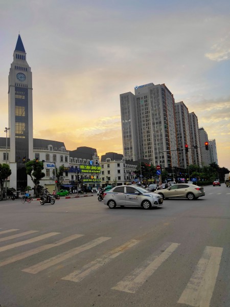 KĐT HIỆN ĐẠI VĂN PHÚ HÀ ĐÔNG PHÂN LÔ VỈA HÈ KINH DOANH 118M 5T MT 5M GIÁ CHỈ 10,8 TỶ