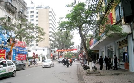 Chả gì sướng bằng nhà mặt phố bố làm quan Lô góc mặt phố Minh Khai chỉ 4.3 tỷ