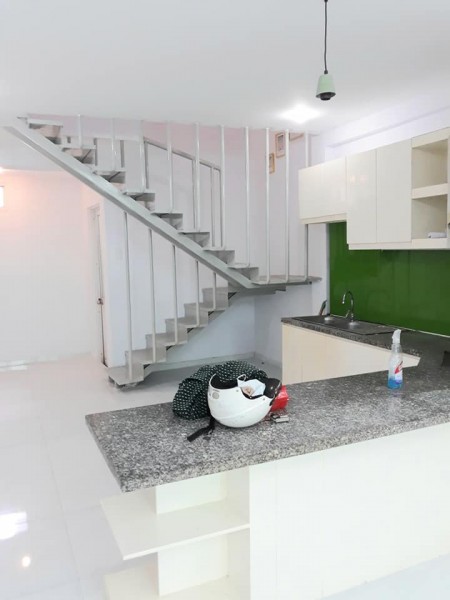 Bán nhà ngang 4.3 x 10 m, phường 10, Tân Bình, 4.6 tỷ.