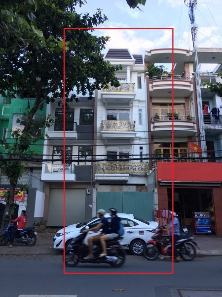 Nguyễn Cửu Vân MT giáp ranh Q1 ++ trống suốt
