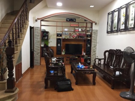 Bán nhà Vũ Tông Phan 62m2 4 tầng giá 5.6tỷ