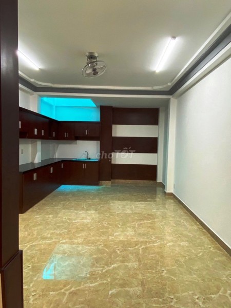 Nhà cho thuê nguyên căn Đoàn Thị Điểm P2 Phú Nhuận (6x18m-trệt 3 lầu)có lối hông đi lên hẻm 5m thông ra Phan Xích Long