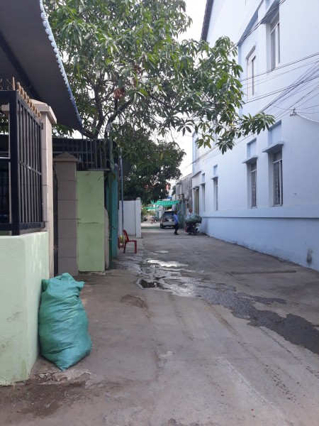 Nhà đẹp mới 99%, 2 mặt tiền 100m2 SHR thổ cư 100% P. Tân Phong chỉ 4ty150