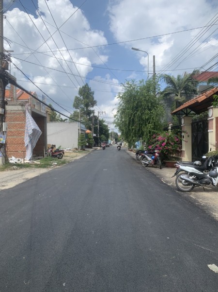 Bán đất lô góc 2 mặt tiền hot đường Hồ Hoà, Tân Phong Dt 83m2 giá 4.2 ty.