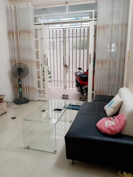 Hẻm xe máy 1/ thông Hồ Văn Huê, 4x6.3 (25m2), 3 tầng nở hậu, giá sốc 2.8 tỷ