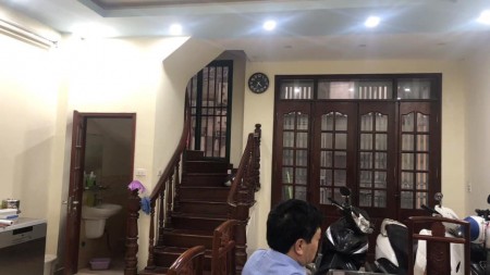 Bán Gấp Căn Nhà 5 Tầng, Hoàng Văn Thái, Thanh Xuân, DT 38m2, MT 5,2m, Ô Tô Tránh.
