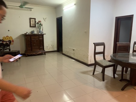 Cho thuê chung cư A3 Làng quốc tế Thăng Long 2 ngủ đồ gần đủ 9 triệu. Lh 0377983070