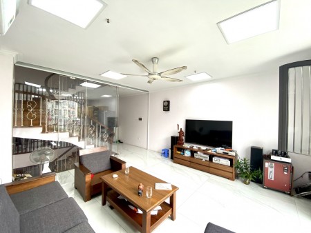 Nhà Đẹp Ở Luôn, Phố Nguyễn Văn Cừ, ngõ ô tô, 60m2, 4.8tỷ