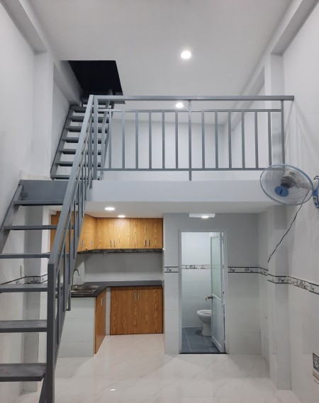 Nhà hiếm 22m2 Lạc Long Quân, hxh, 3 tầng, q tân bình, chỉ 2 tỷ 3