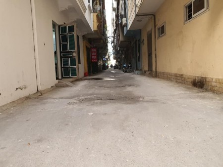 Phân lô ô tô tránh nhau, kinh doanh đỉnh, vị trí siêu đẹp, nhà 3 tầng đúc thật