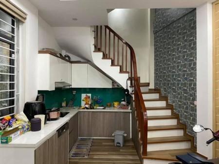 Bán nhà đẹp Khương Hạ ngõ rộng, tặng toàn bộ nội thất, 40m, giá 3.9 tỷ
