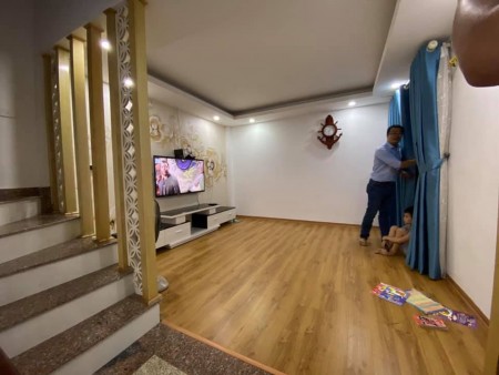 Bán Nhà Khương Hạ 38m2, Khu Phân Lô Dân Chí Cao, Nhà Đẹp Hiện Đại, Lô Góc, Gần Ô Tô 4.5 Tỷ