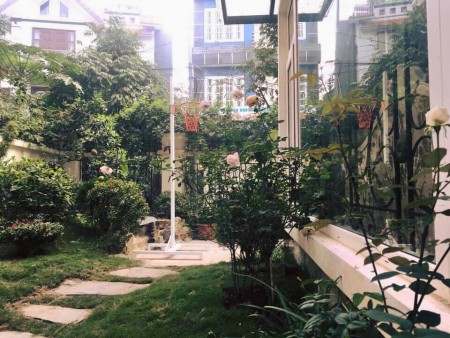 Bán biệt thự nhà vườn tặng toàn bộ nội thất, không gian xanh, giá 20 tỷ