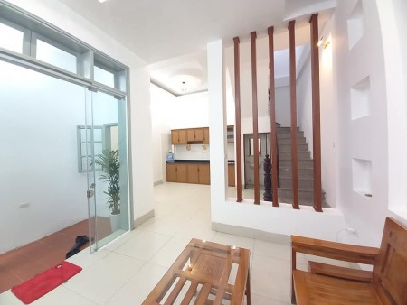 Tân Mai nhà 4 tầng 46m2, chủ tự xây mặt ngõ thông ba gác đua gần phố, chỉ 2.9x tỷ