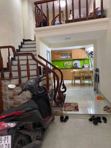 Bán gấp nhà mặt ngõ, vị trí đẹp ở luôn tại Hồ Tùng Mậu, Diện tích 30m2x4 tầng, 3.05 tỷ.