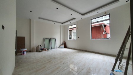 Bán nhà to thoáng, đẹp trong ngõ Trần Khát Chân, 50m2, 5 tầng, mặt tiền rộng 5m, nhỉnh 4 tỷ