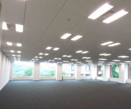 Cho thuê văn phòng tòa nhà ngõ Thái Hà Đống Đa diện tích 165m2 x 8 tầng, mặt tiền rộng 10m