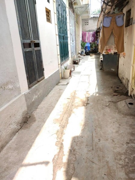 Cần bán nhà 25m, 5T, Mt; 3.5 m, giá chào 2.8 tỷ, Lạc Long Quân.