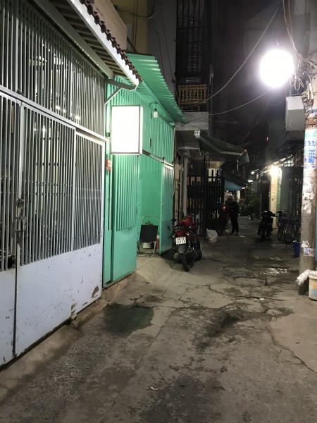 Bán nhà hẻm buôn bán chợ chiều Quận 7