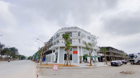 CẦN BÁN NHANH CĂN SHOP DỰ ÁN 319 UY NỖ ĐÔNG ANH DT 72M ĐỐI DIỆN 4 TÒA CHUNG CƯ. LH 0923166768