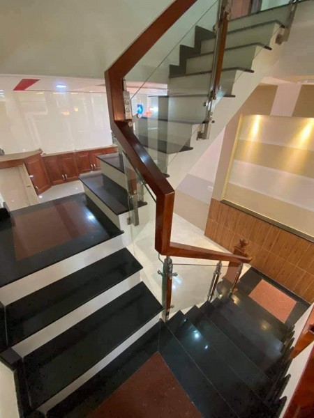 Gia đình về Hà Nội Bán Nhà Nguyễn Tri Phương 44m2 giá 5 tỷ 200 Trệt 3 Lầu