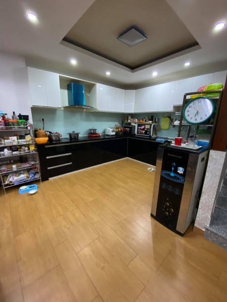 Bán Nhà Quận Tân Phú, 3 Mặt Tiền Góc, Giá Rẻ 8.35 Tỷ, Trịnh Đình Trọng
