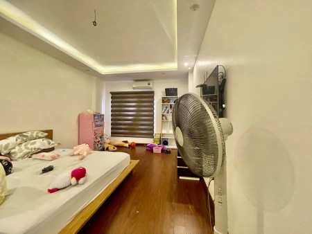 Bán nhà đường Nguyễn Tri Phương, P 8, Q 10, HXT 8m, chỉ 6 tỷ 2. LH: 0972010495