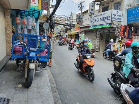 Bán nhà lô góc MT Tân Bình Hồng Lạc gần chung cư Bàu Cát giá 8.8 tỷ TL