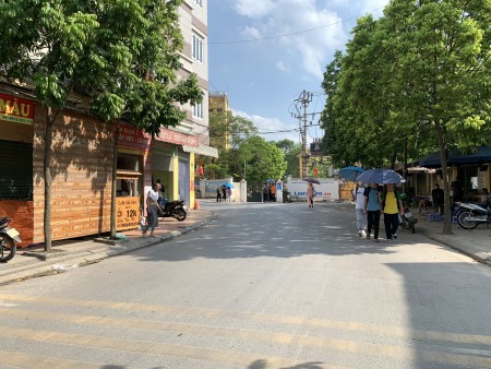Bán nhà 6 tầng mặt đường Trâu Quỳ, có 15 phòng trọ, kinh doanh tốt
