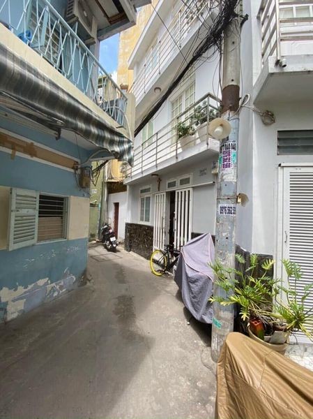 Cần bán nhà Mặt tiền Hoa Lan, P.2, Quận Phú Nhuận