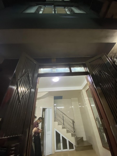 Bán nhà Minh Khai 20mx6T khung cột chắc chắn, giá 2.25 tỷ lh 0916010180